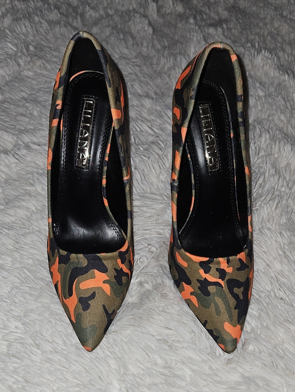 Women's Camouflage Pointed-Toe Pumps - Olive/Orange/Black